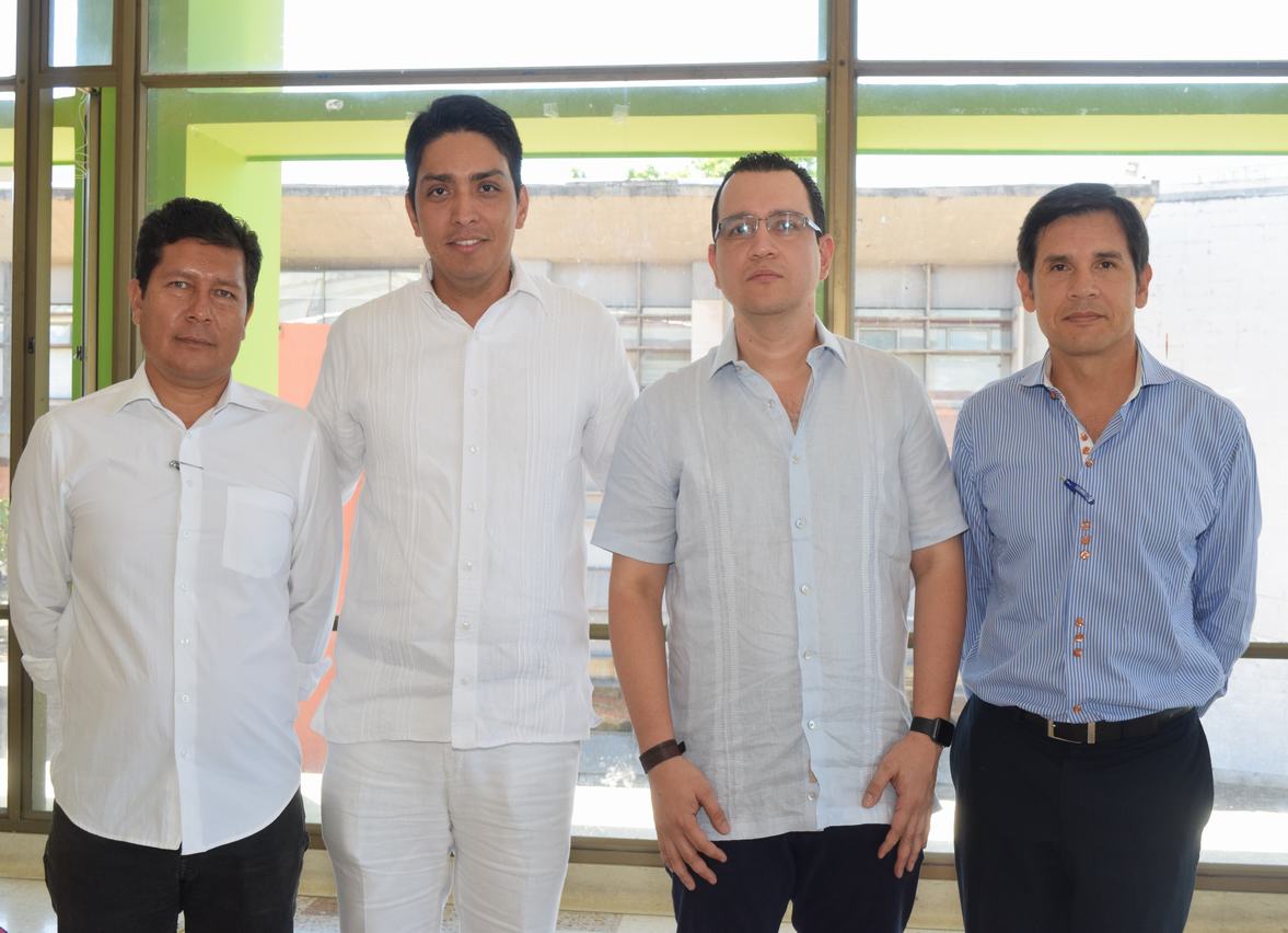 Los docentes Over Alejandro Ortiz Rodríguez y Breidy Fernando Castro Campos, Leonel Charry; decano de la Facultad de Ciencias Jurídicas y Políticas de la Universidad Surcolombiana y Cesar Augusto Murcia.